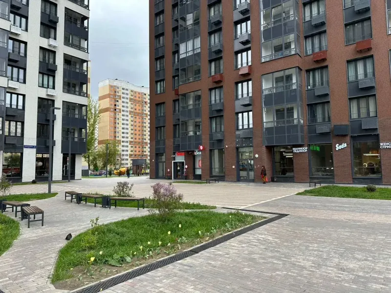 Фасад / вход «Новая студия рядом с метро»