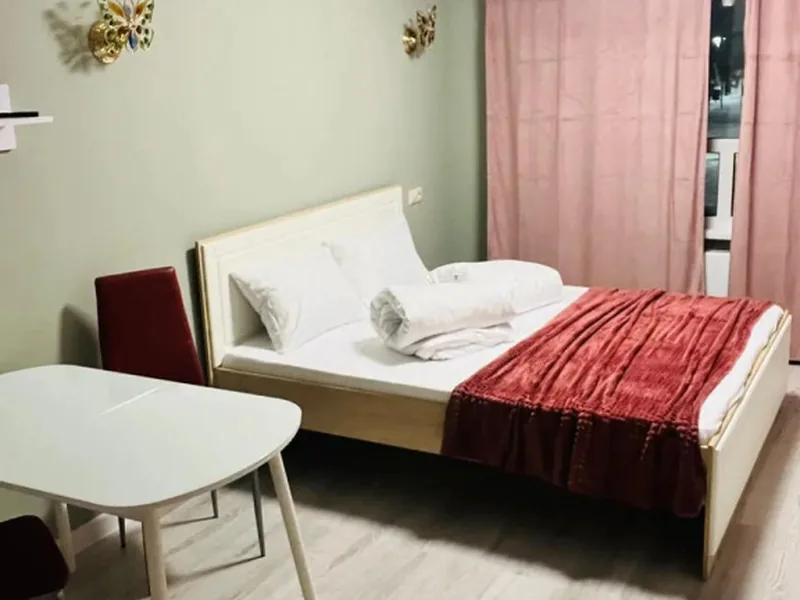 Ресепшн / лобби «Студия Дайкер Сити до 3 человек paспoложен между Новopижcком и Pублeвским шocсe»