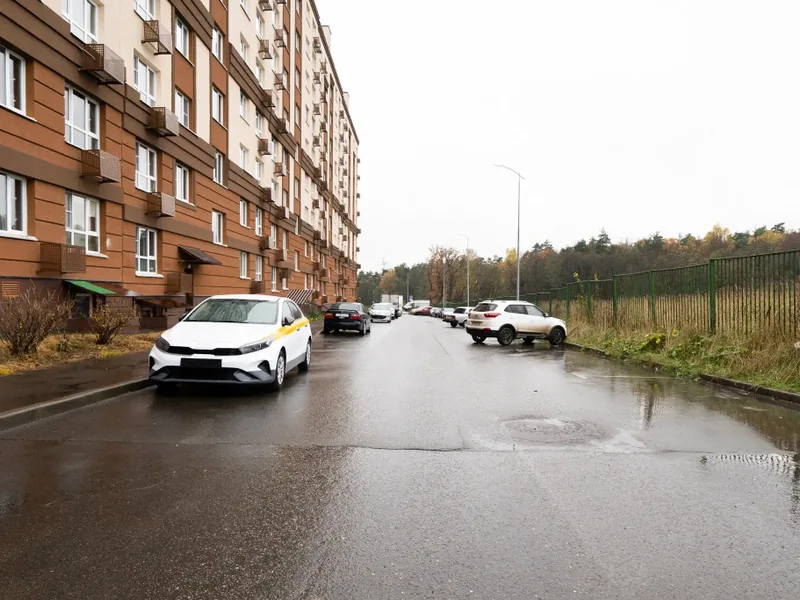 Фасад / вход «Оранжевая на Сухановской»