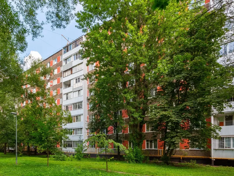 Фасад / вход «прекрасная 2-комнатная возле метро Кленовый бульвар»