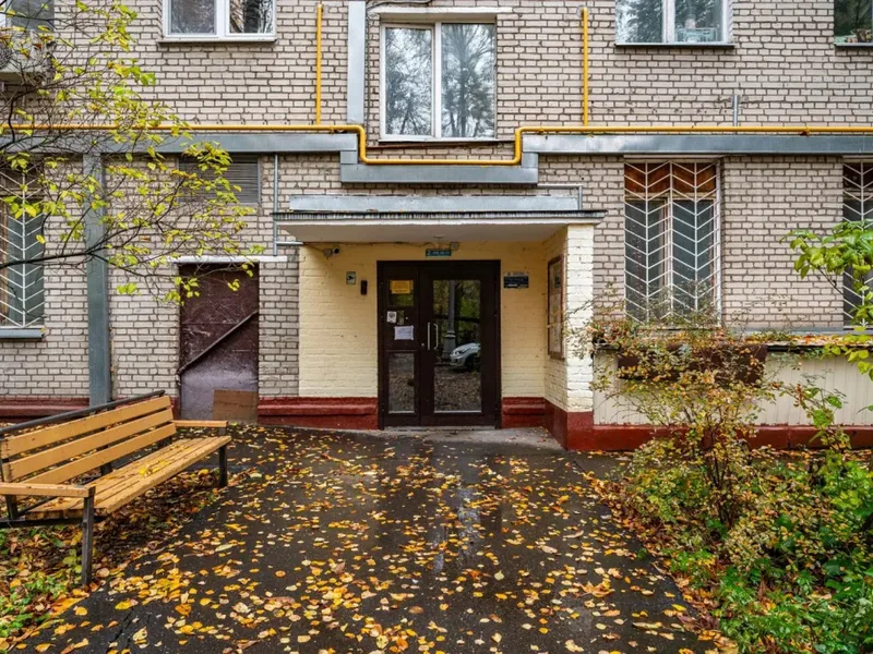 Фасад / вход «Рядом с метро Университет»