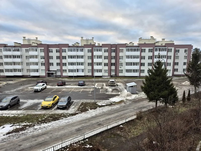 Фасад / вход «Рядом с Ярославским Шоссе у Пушкинского Поля»