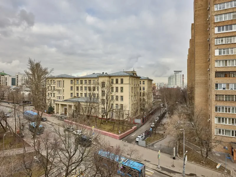 Фасад / вход «с новым ремонтом в ЦАО»