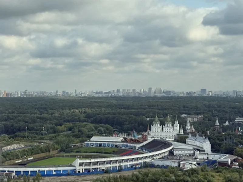 Ресепшн / лобби «с видом на город»