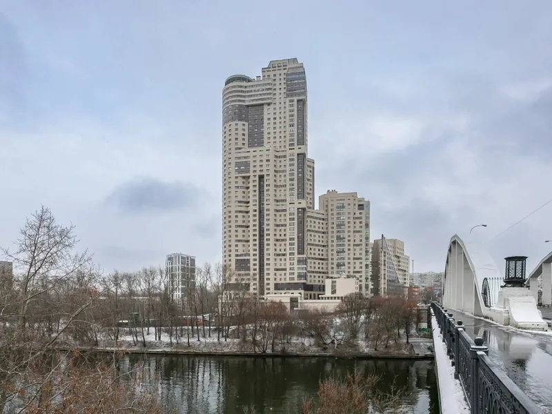 Фасад / вход «на 30 этаже на набережной Москвы-реки»