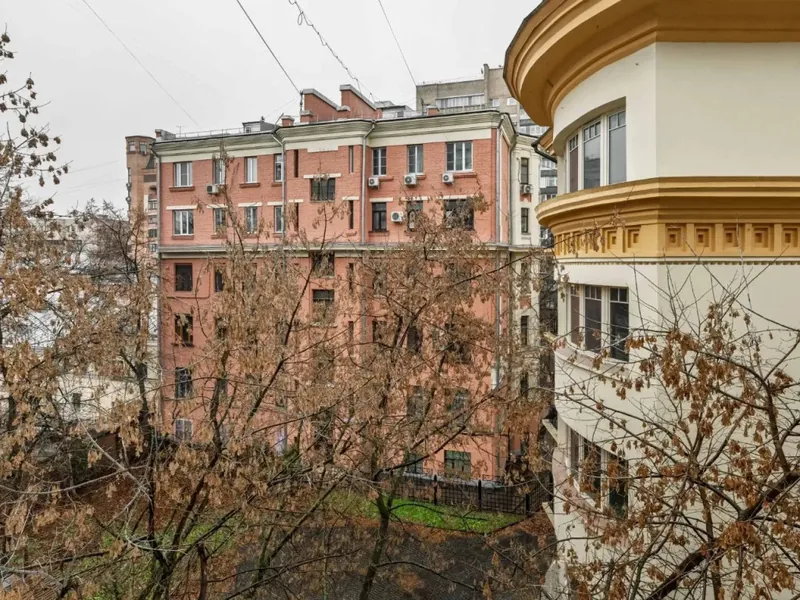 Фасад / вход «Современная в Москве»