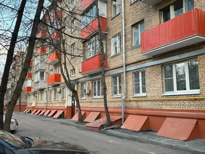 Фасад / вход «Студия 18.2»