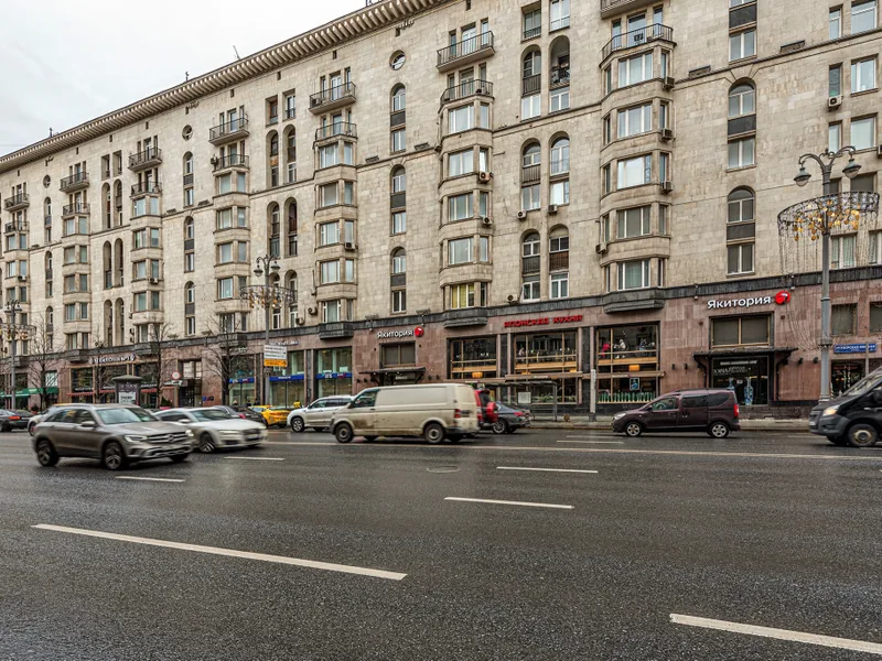 Фасад / вход «в самом центре Москвы»