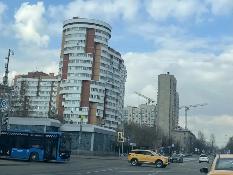 Фасад / вход «Уютная квартира в минуте от метро Люблино до 4 человек»