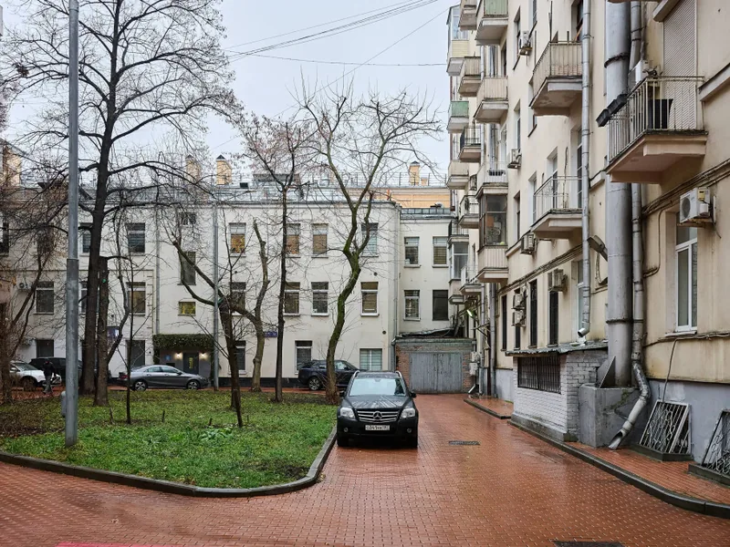 Фасад / вход «в 1 минуте от метро Тверская»