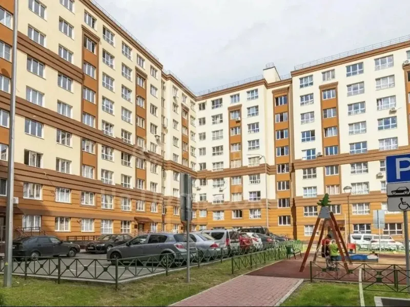 Фасад / вход «в Лопатино»
