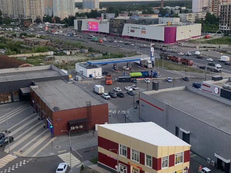 Фасад / вход «в Новых Островцах»