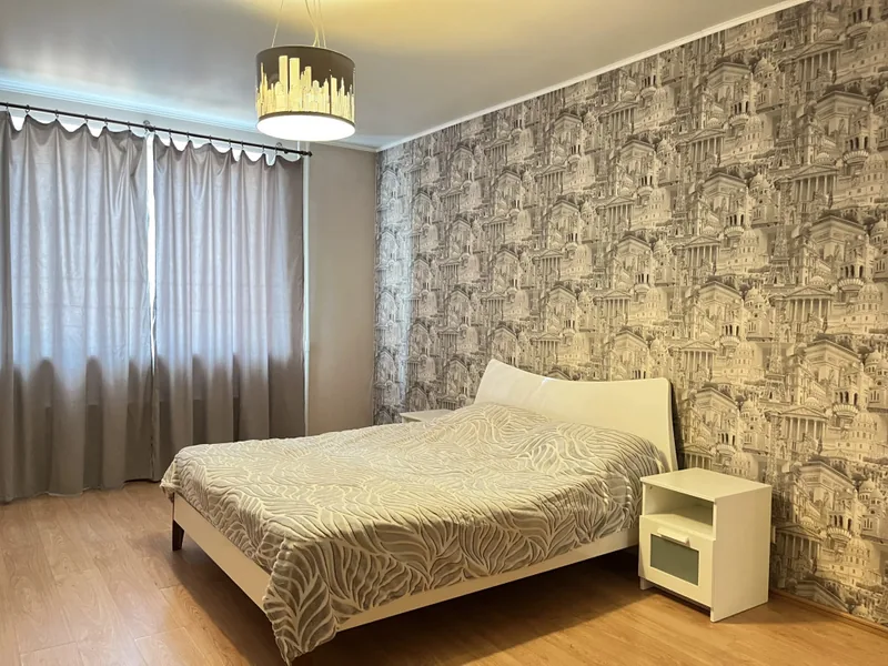 Фасад / вход «в Октябрьском»