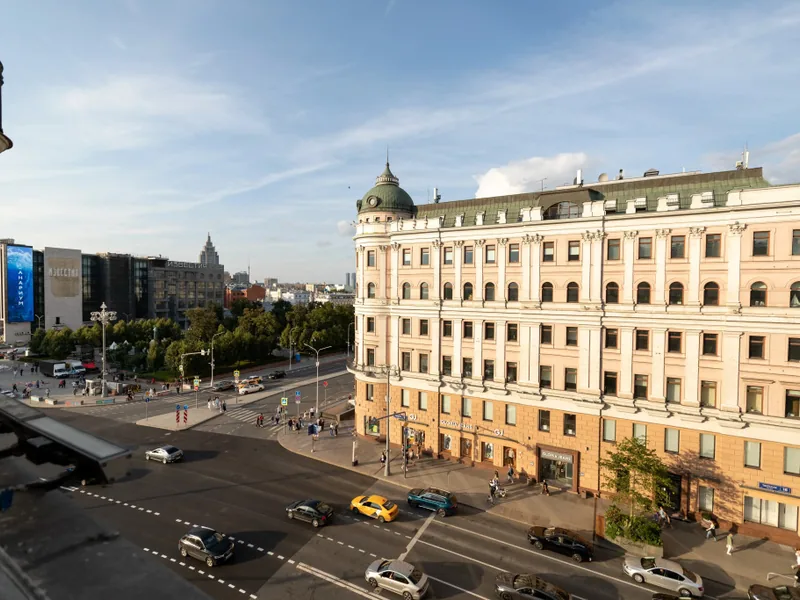Фасад / вход «в центре Москвы»