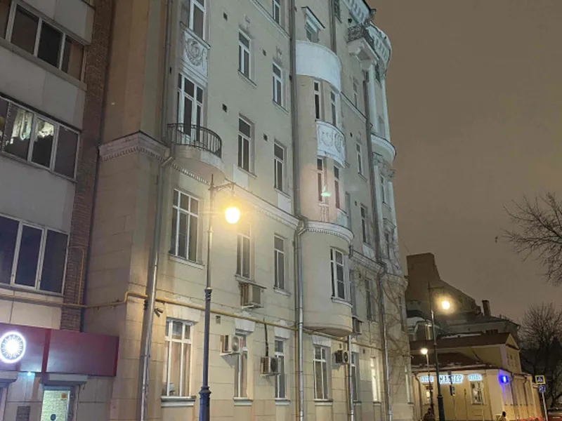 Фасад / вход «в центре Москвы с видом на МИД»
