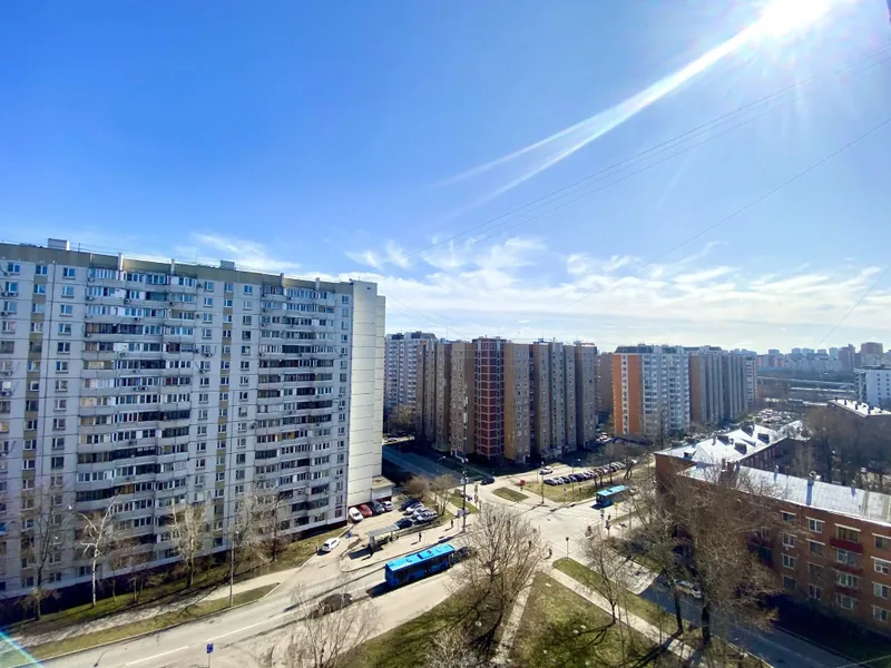 Фасад / вход «Уютная Однокомнатная Рядом с НИКИ Вельтищева и МНТК Фёдорова — Улица Весенняя»