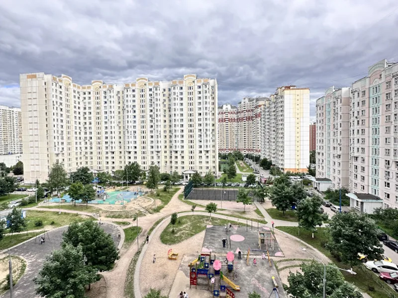 Фасад / вход «Яркая Стильная в Люберцах»