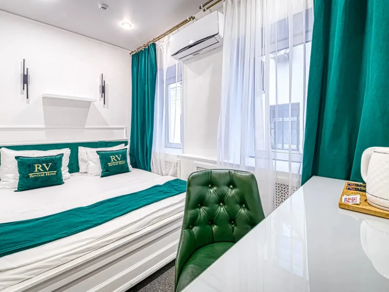 Двухместный номер Небольшой Стандарт в отеле «Revival Hotel»