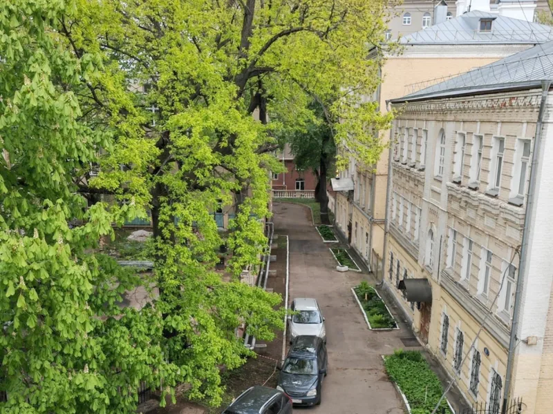 Фасад / вход «Агиос»