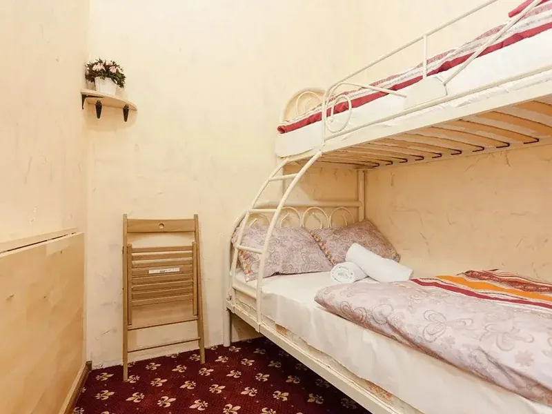 Трёхместный номер Эконом класса в отеле «Ретро Москва Арбат»