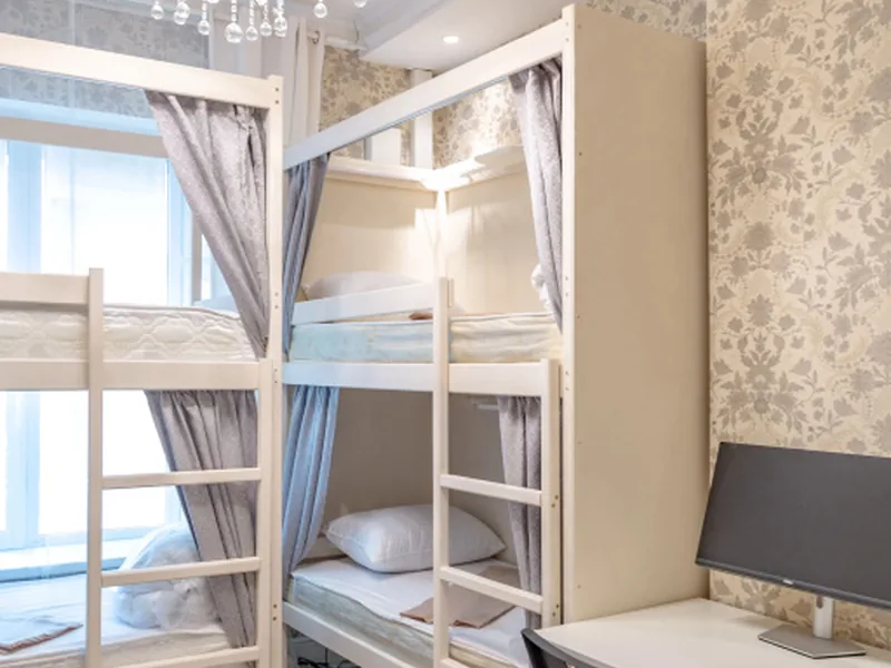 Кровать в общем номере (мужской номер) в отеле «it.rooms»