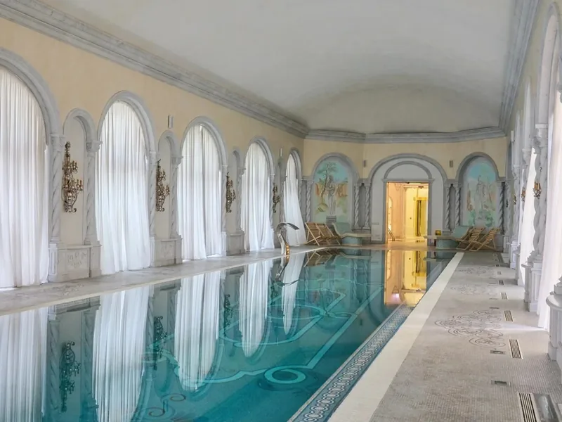 Фасад / вход «Malakhovka Palace»