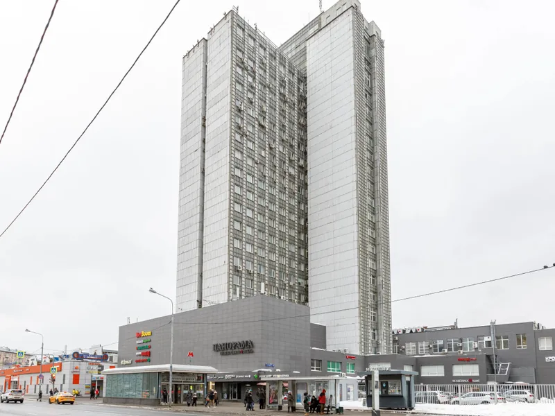 Фасад / вход «Максима Панорама»