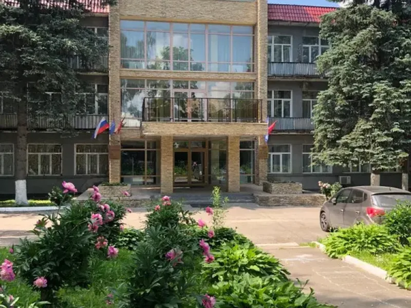 Фасад / вход «Учебный центр профсоюзов»