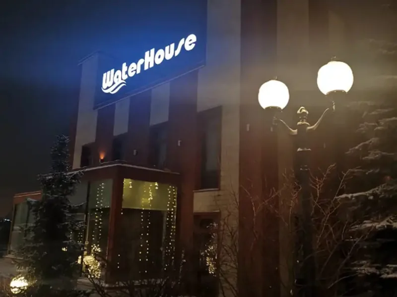 Фасад / вход «Water House»