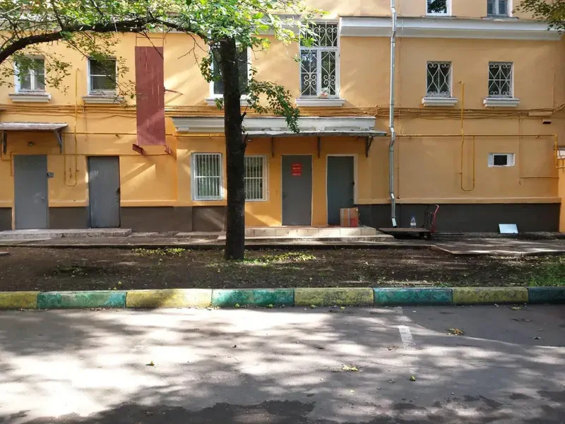Айрисс, проезд 1-й Институтский, д 42, Москва