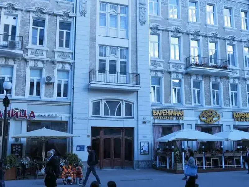 Фасад / вход «Арбат Синема»