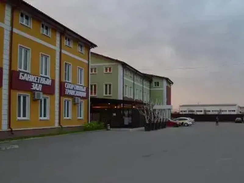 Фасад / вход «Спутник»